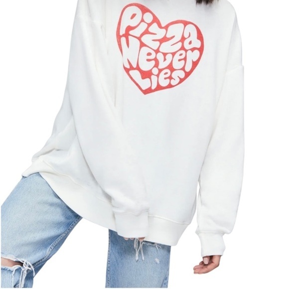 WILDFOX Pizza Never Lies Roadtrip Oversized Sweatshirt Women Size L NWT - Picture 3 of 16